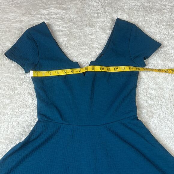 Trixi tetxtured teal fit and flare dress, size 3 - Picture 5 of 9